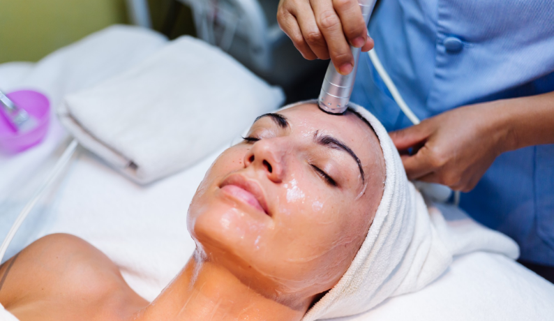 HYDRAFACIAL IN NOIDA HYDRAFACIAL IN NOIDA